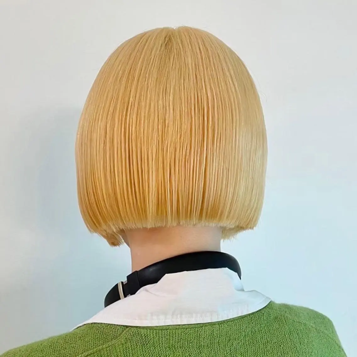 ショート カラー 切りっぱなしボブ 抜きっぱなしブロンド ブロンド ダブルカラー ハイトーンカラー ヘアカラー 𝙎𝙚𝙞𝙧𝙖 ☆カット/パーマのヘアスタイル