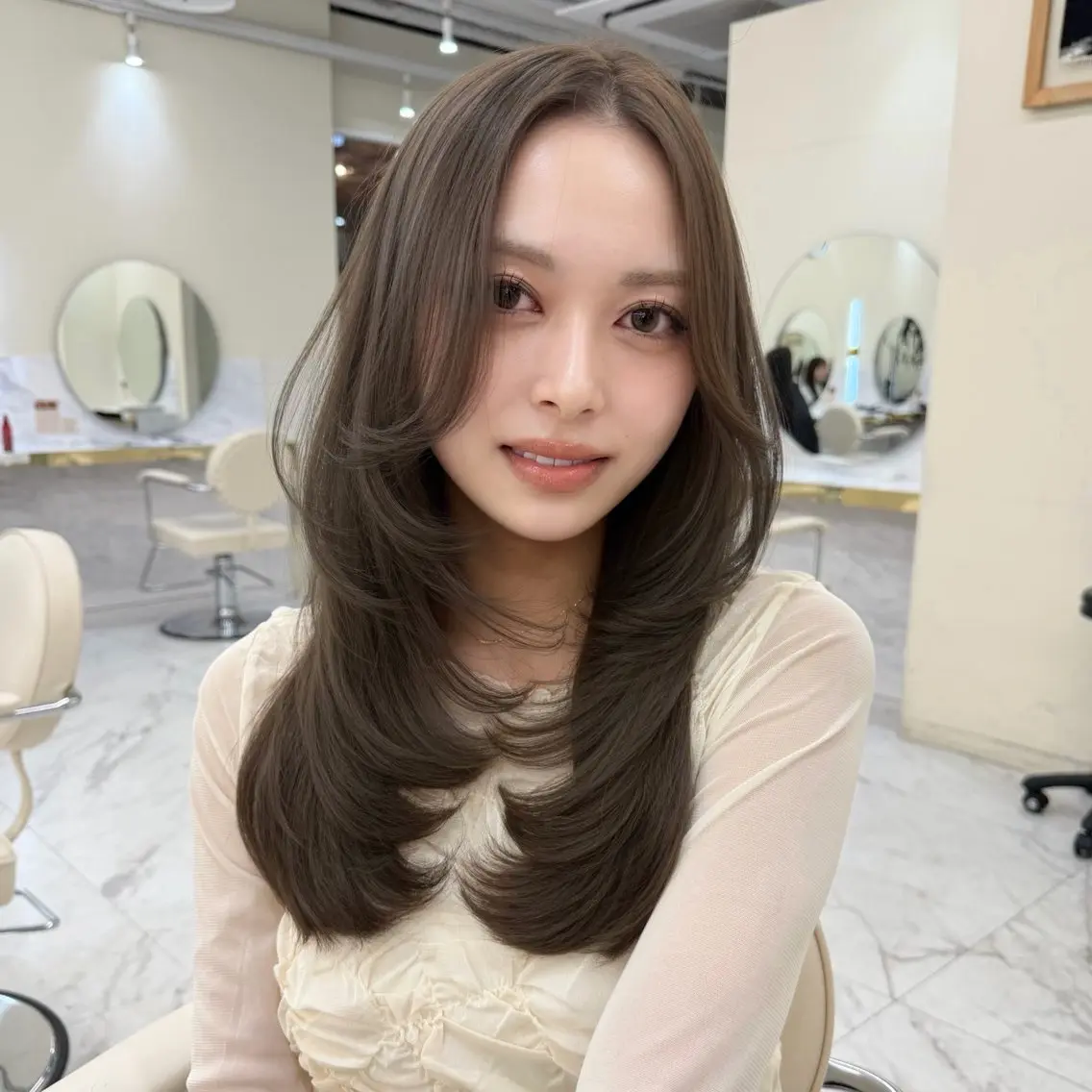 ミディアム カラー ヘアアレンジ カット ヘアカラー トリートメント 梅田|上品レイヤー RINAのヘアスタイル