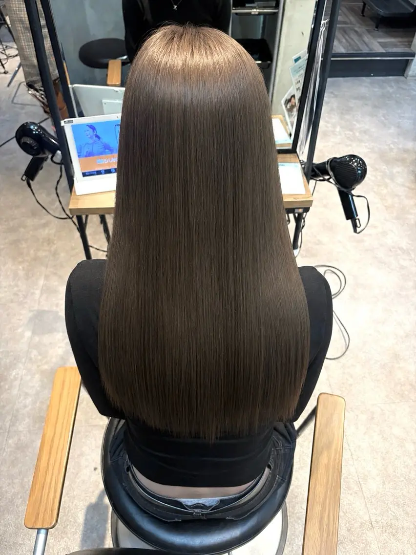 ロング カラー カット ヘアカラー c h i h i r oのヘアスタイル