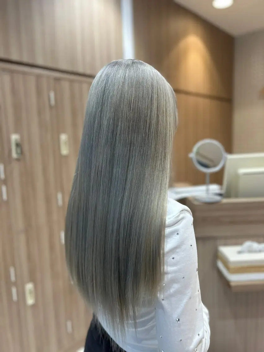 ロング カラー グレージュ ハイトーンカラー ヘアカラー 髪質改善 × 高発色 color/Runoのヘアスタイル