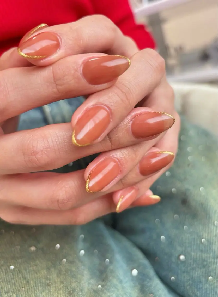 ネイル ブラウン ゴールド オレンジ ハンドネイル 伊藤 菜緒のネイルデザイン