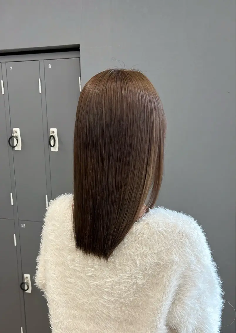 カラー 亀井 詩奈のヘアスタイル