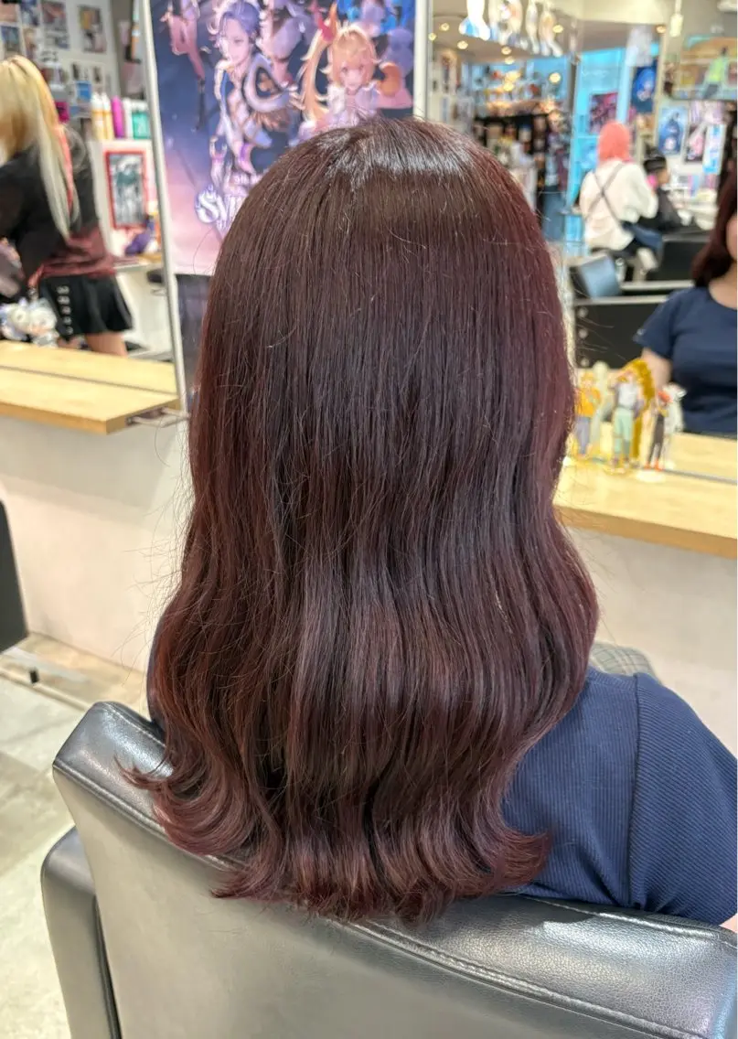 ロング カラー ベージュカラー ブリーチ ボルドーカラー ブラウンカラー 透明感カラー ヘアカラー トリートメント 推しカラー/ ミクのヘアスタイル