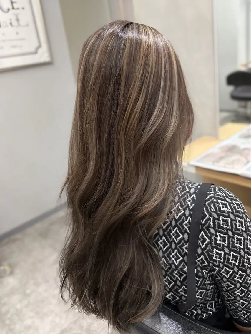 ロング カラー ブリーチ ハイライトカラー 3Dハイライト 外国人風カラー ハイライト カット ヘアカラー 巻ける髪質改善🫧ハ イライト/永田汰伊智のヘアスタイル