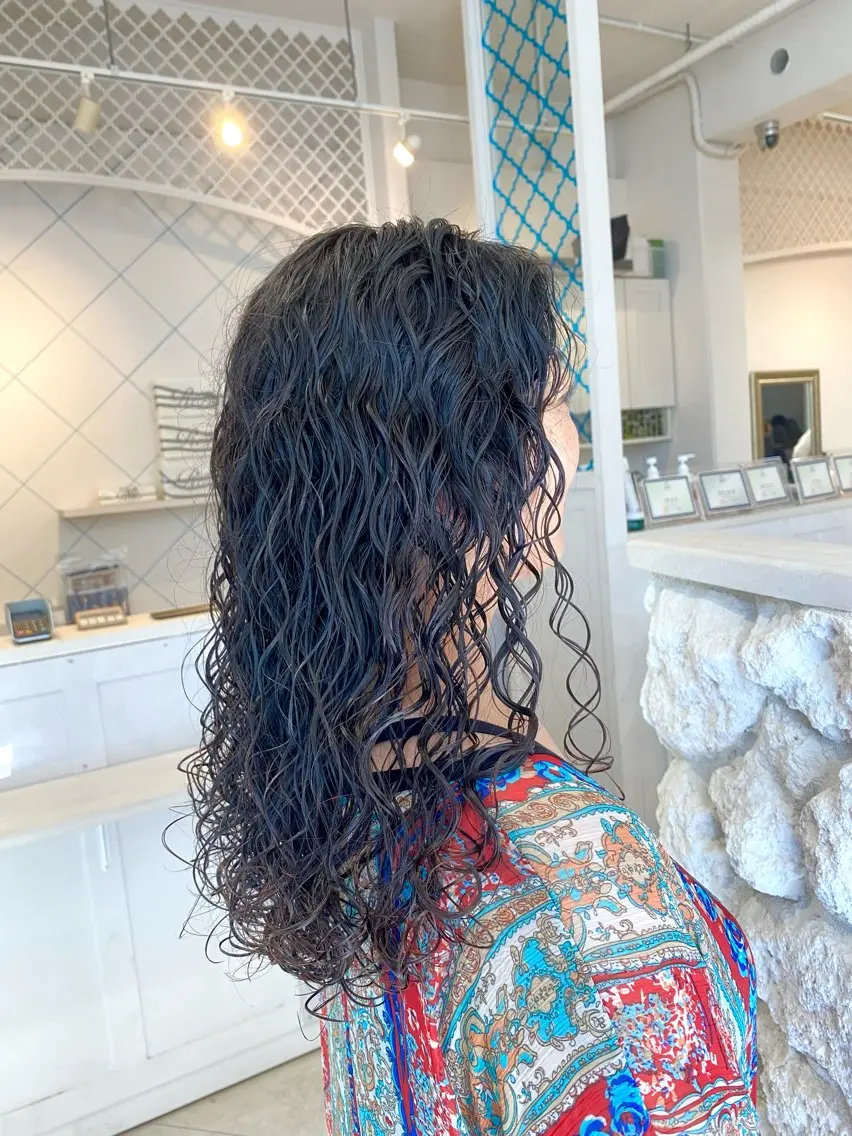 ロング パーマ カット パーマ 饒平名 知也のヘアスタイル