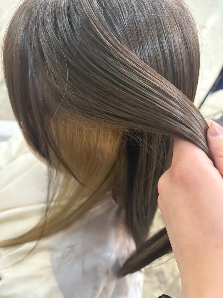 セミロング ヘアカラー 徳 拓身のヘアスタイル
