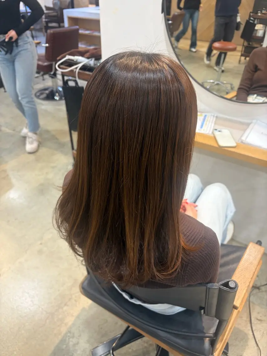 セミロング 聖菜/ hina /レイヤー/艶カラーのヘアスタイル