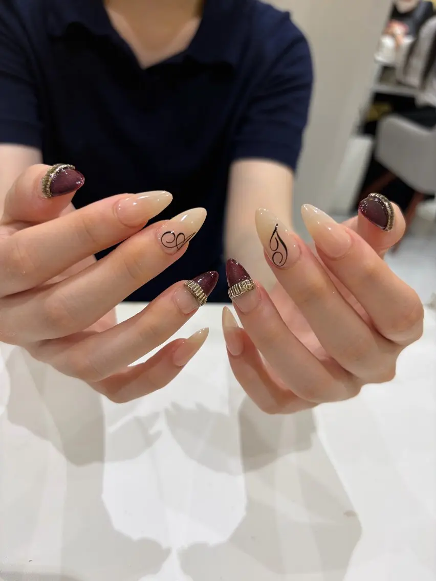 ネイル シンプルネイル ハンドネイル 🌺SAYAKA🌺 長さだし専門のネイルデザイン