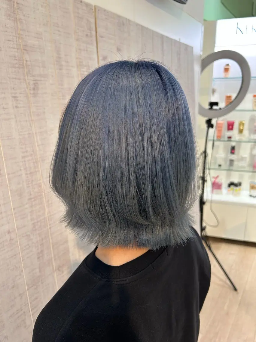 ミディアム ハヤシ ナルミのヘアスタイル