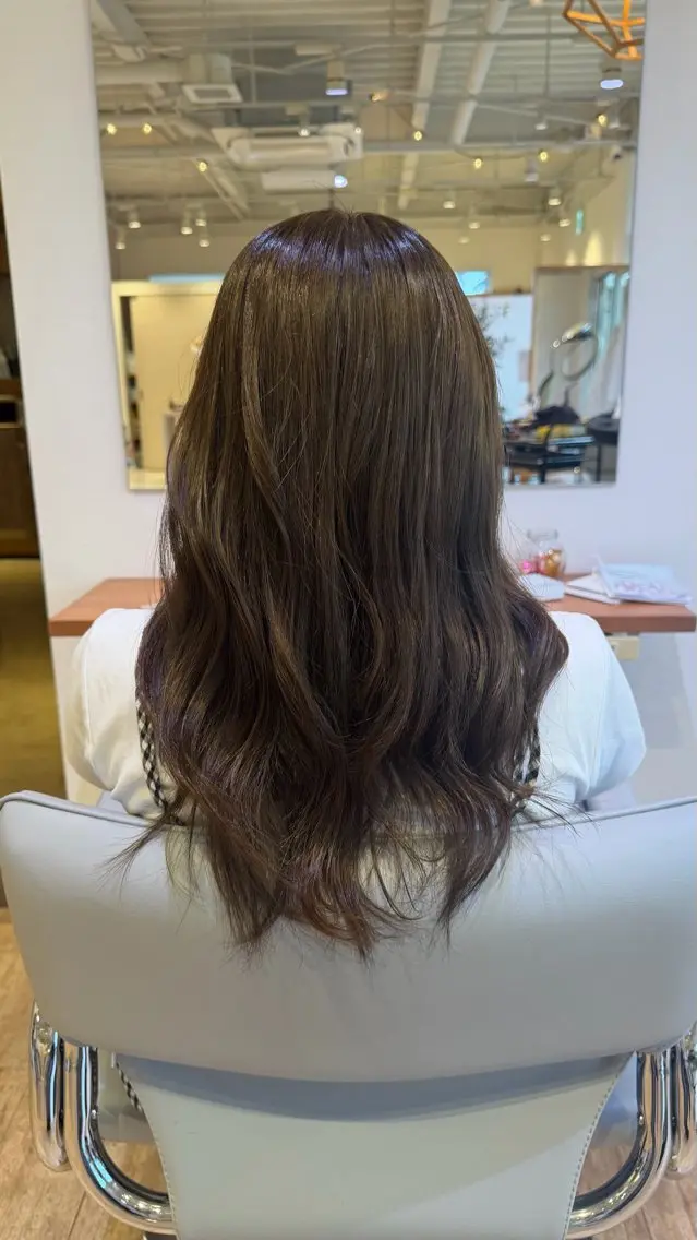 セミロング ヘアカラー 砂川 瑠菜のヘアスタイル
