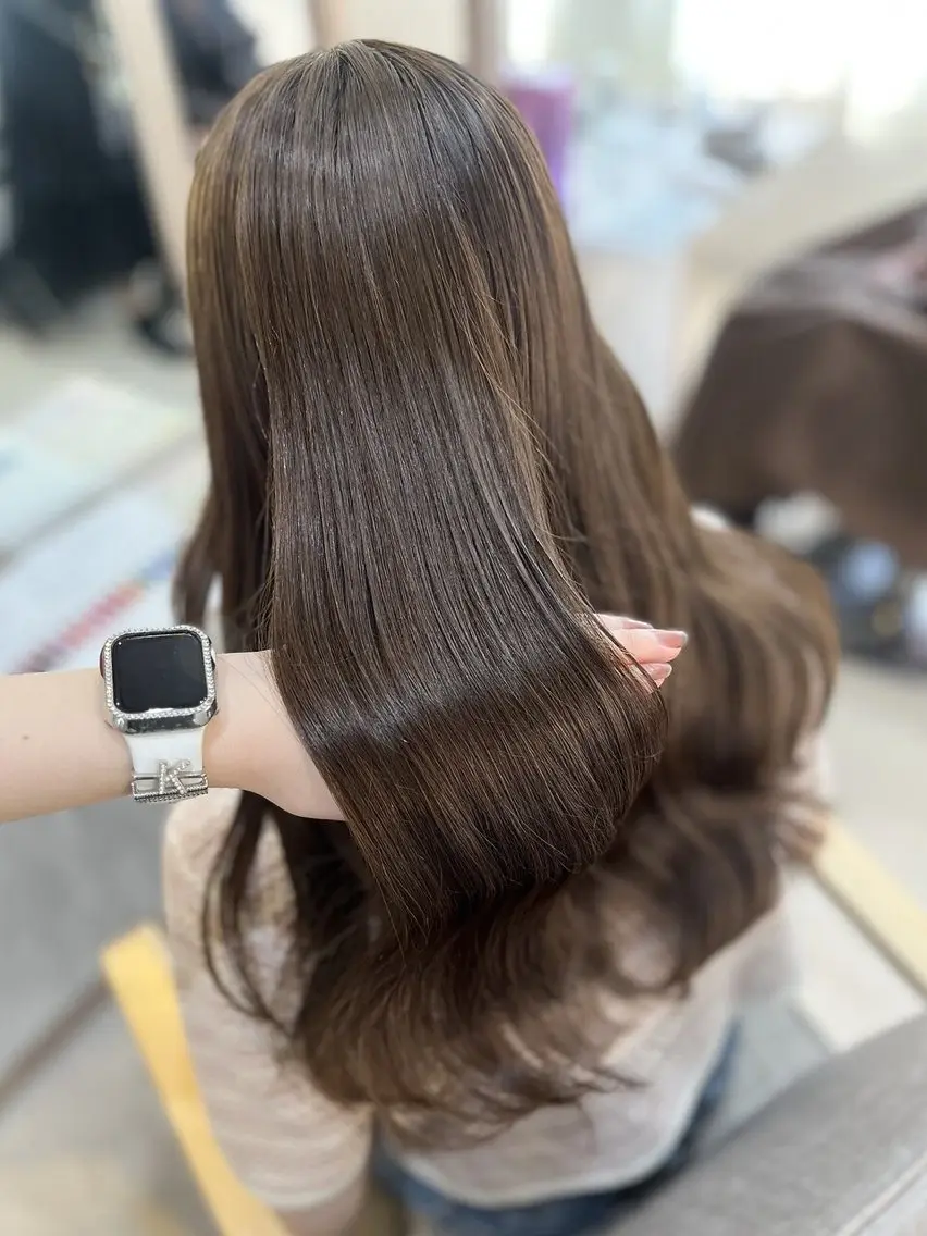 ロング カラー 芳賀 莉菜のヘアスタイル