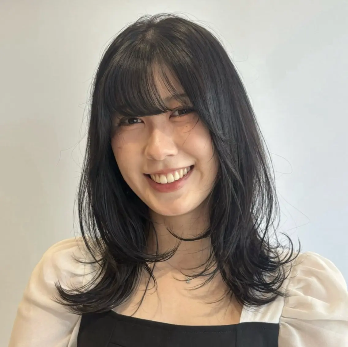ロング カラー ケアカラー 髪質改善 レイヤーカット ロング トリートメント 透明感カラー/ レイヤー/ユウユのヘアスタイル