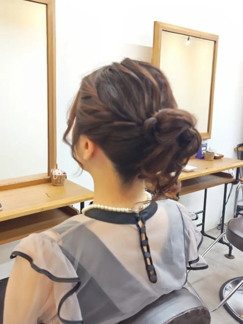 セミロング ヘアアレンジ お団子ヘア 韓国風ヘア 澤田 あきのヘアスタイル