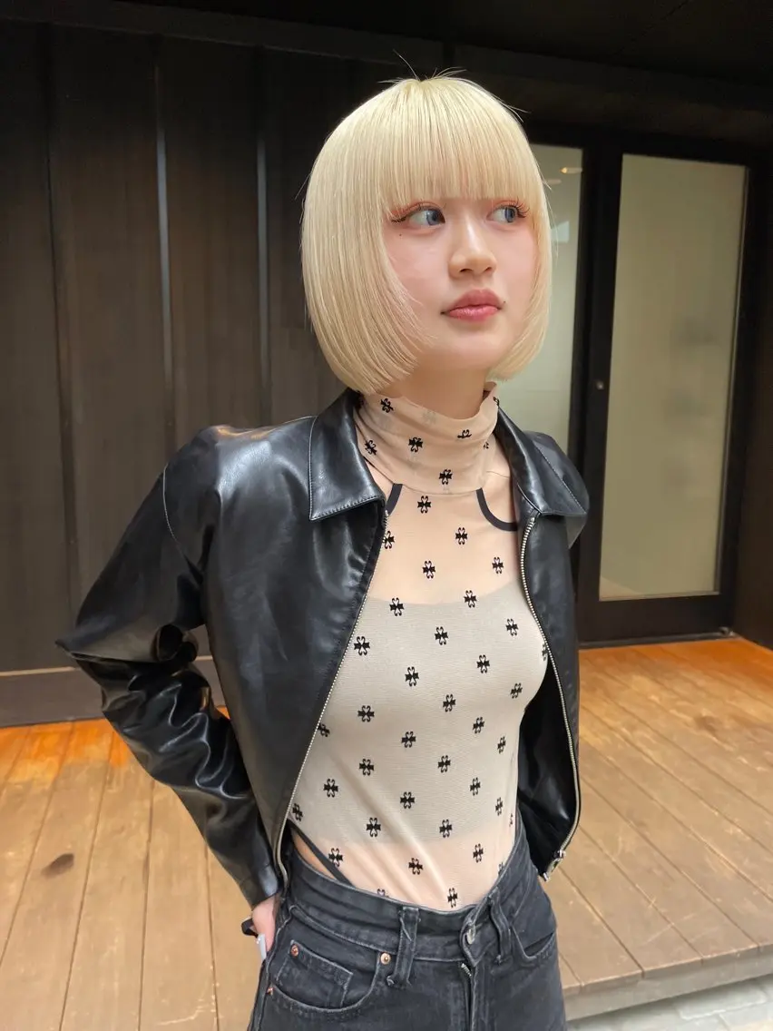 カラー 抜きっぱなしブロンド ヘアカラー GAN /ダメージレスカラーのヘアスタイル