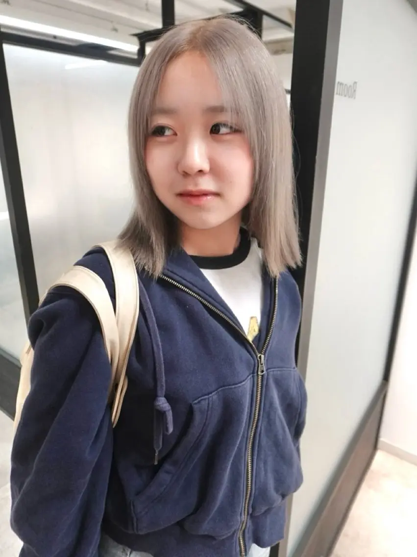 ミディアム カラー ヘアカラー トリートメント MIMI🌻໋᳝݊ 個性派カラー⑅ ⸝꙳のヘアスタイル