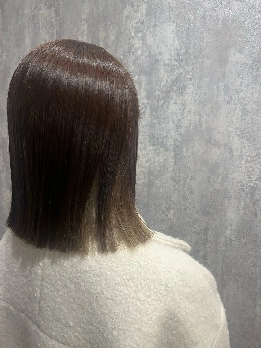 ミディアム カラー ベージュカラー ブリーチ インナーカラー ホワイトベージュ 詩乃🎀ピンク 暖色系🫧レイヤーのヘアスタイル