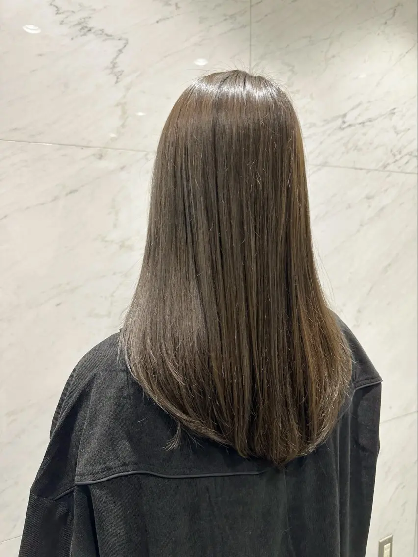 セミロング カラー カット ヘアカラー トリートメント 古田 昂也のヘアスタイル