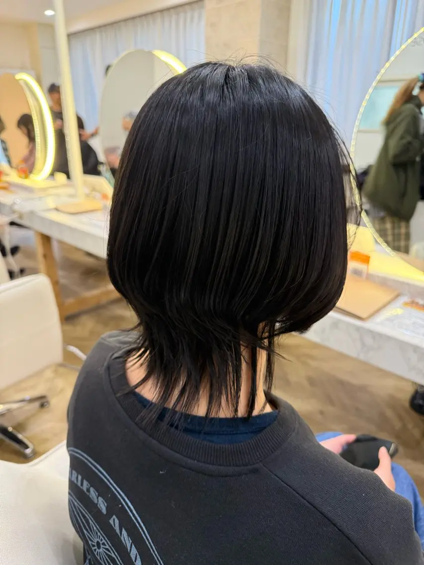ショート カット 小林 美月  透明感カラーのヘアスタイル