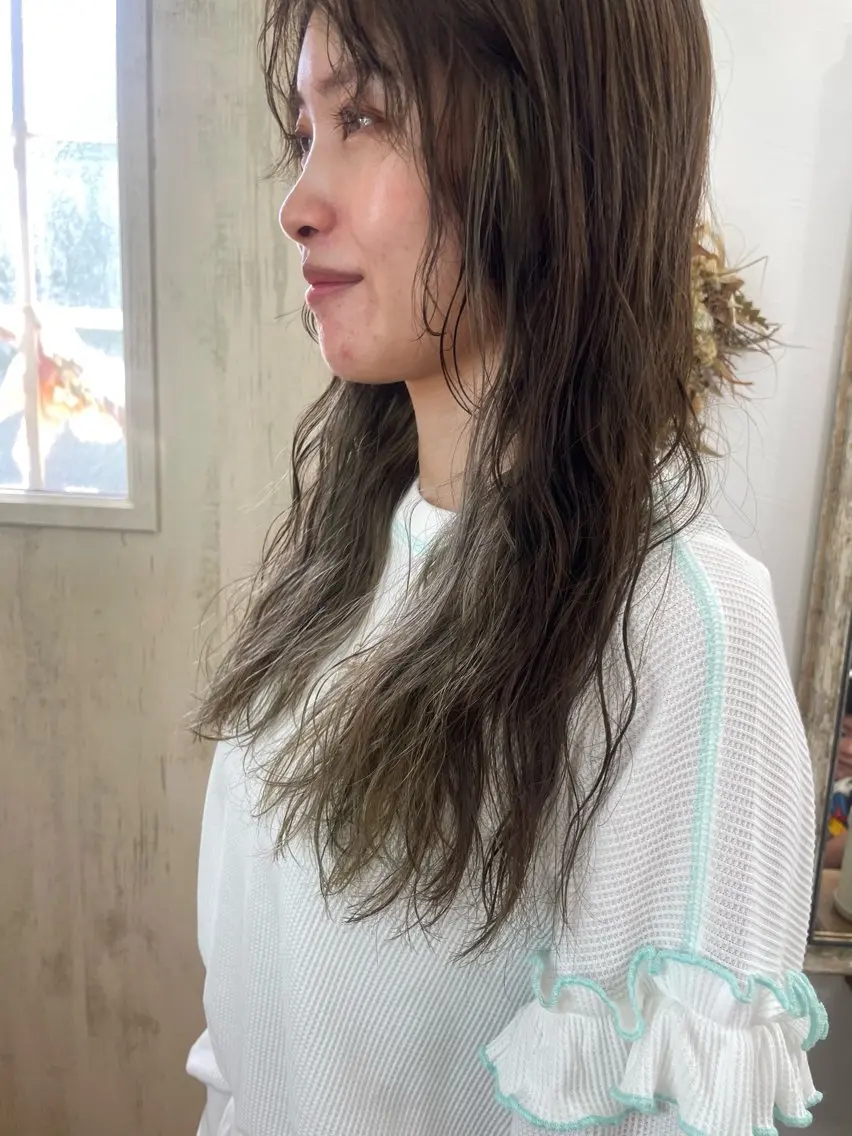 セミロング カラー セミロングパーマ ブリーチ キノシタ マユのヘアスタイル