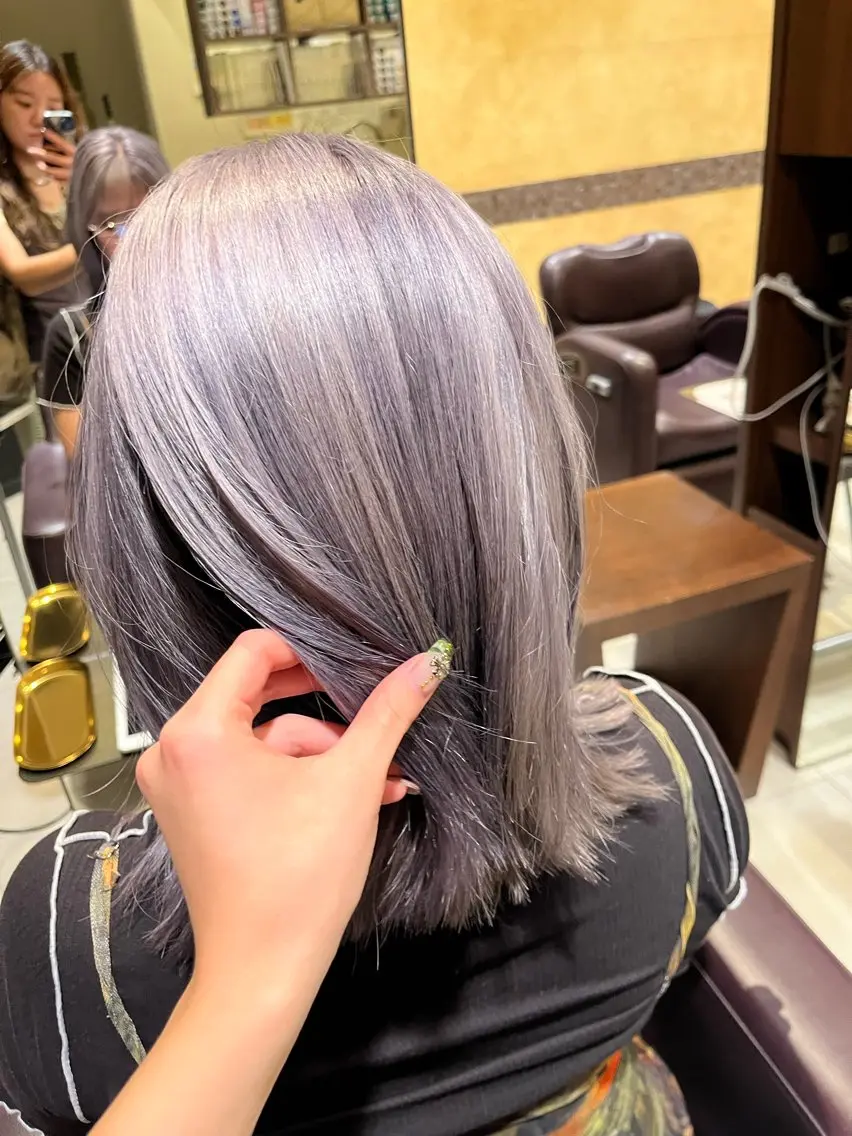 ミディアム ルナ|縮毛矯正 ×デザインカラー🥝のヘアスタイル