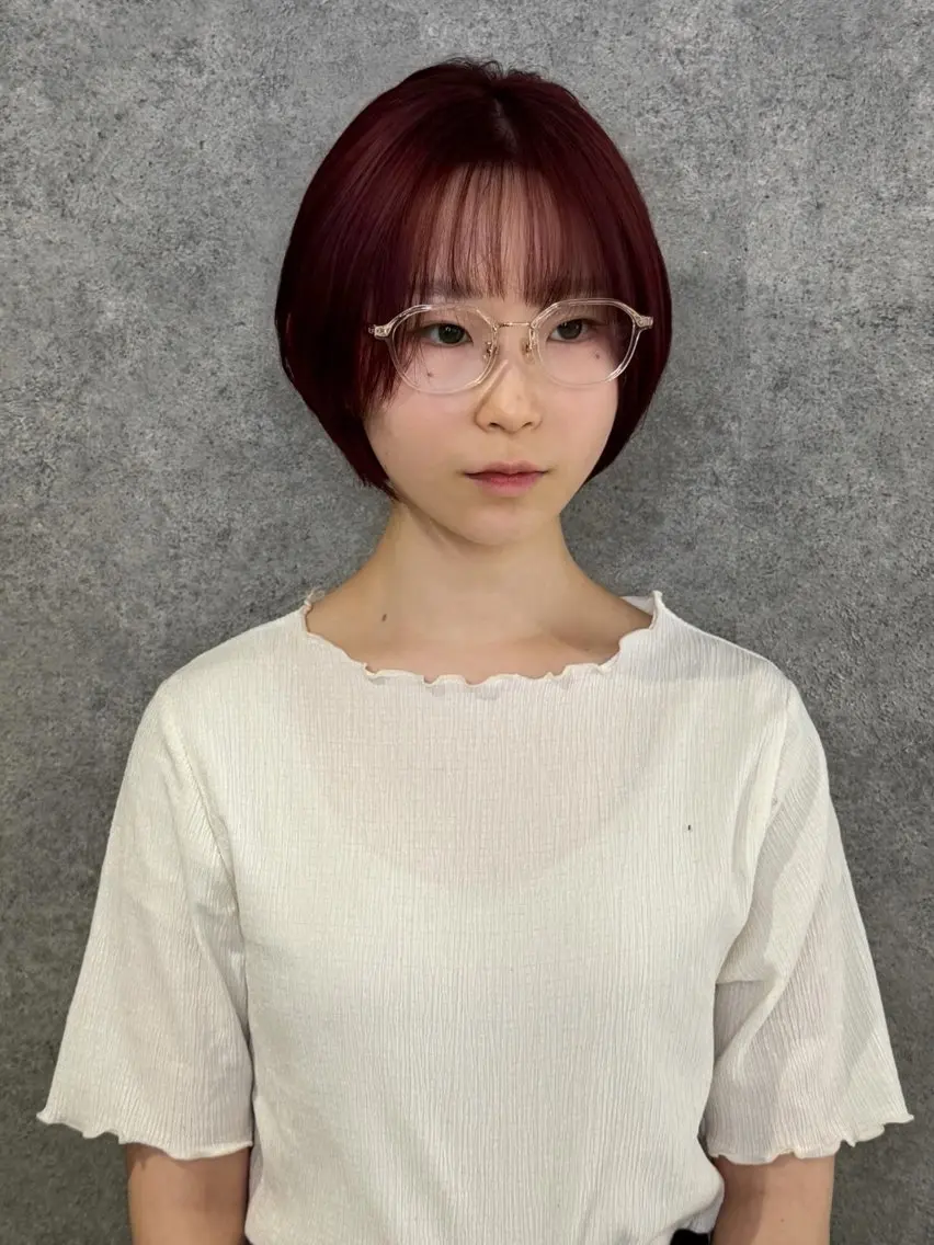 ショート カラー ブリーチ 透明感カラー レッドカラー 髪質改善 紅都🫧赤みなし 透明感水光カラーのヘアスタイル