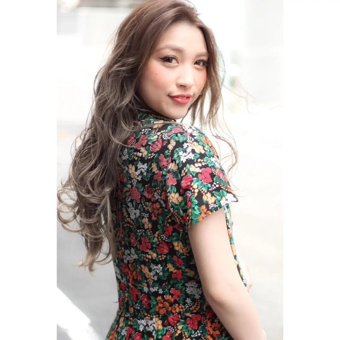 ロング EIGHT plum TOKIOリミテッドのヘアスタイル
