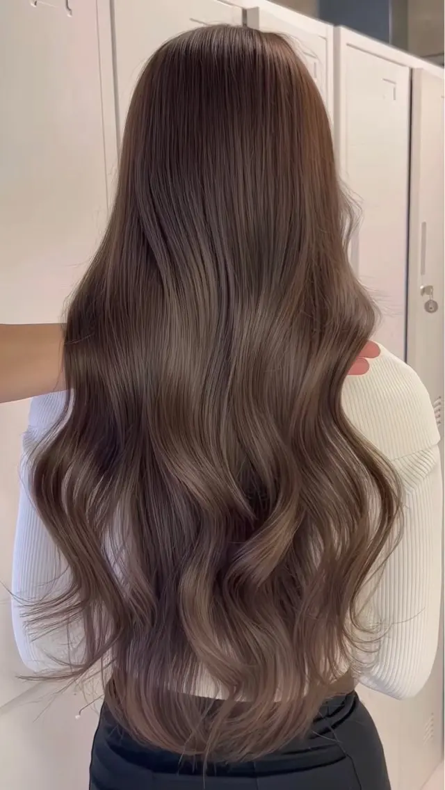 カラー モリシタ チョウのヘアスタイル