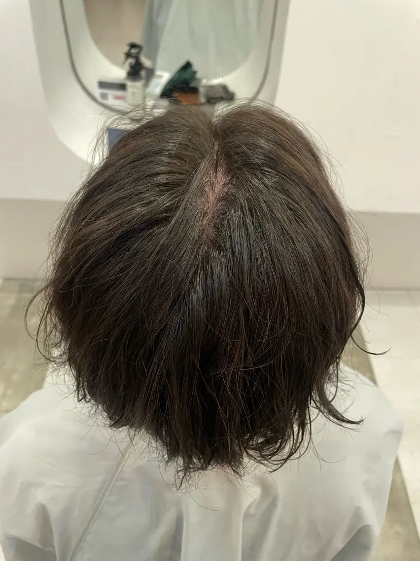 カラー アッシュ 永田 茉莉花のヘアスタイル