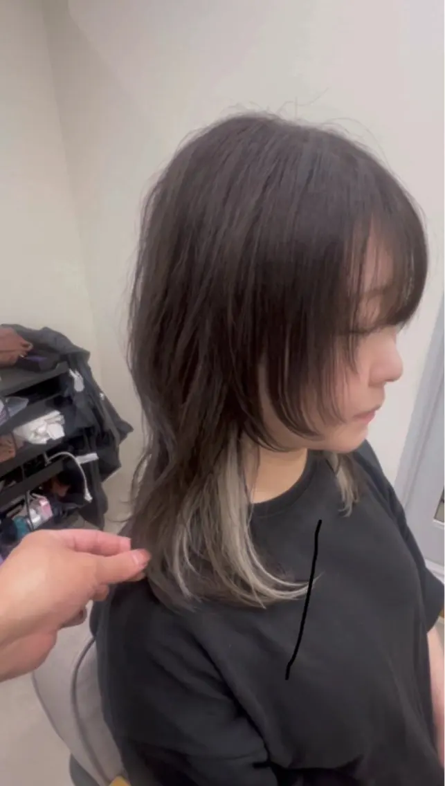 カラー インナーカラー メンズ レイヤー ウルフ 弓木啓輔のヘアスタイル