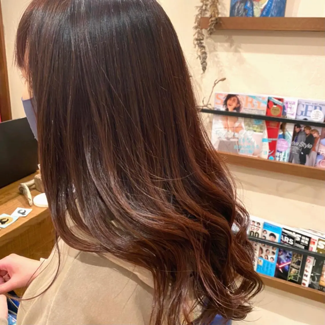 ロング カラー 田中 恭子のヘアスタイル