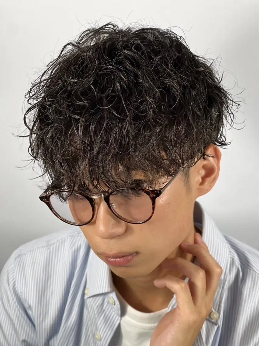 ミディアム ミディアムパーマ 髪質改善 韓国風ヘア カット パーマ 阿賀 佑季のヘアスタイル
