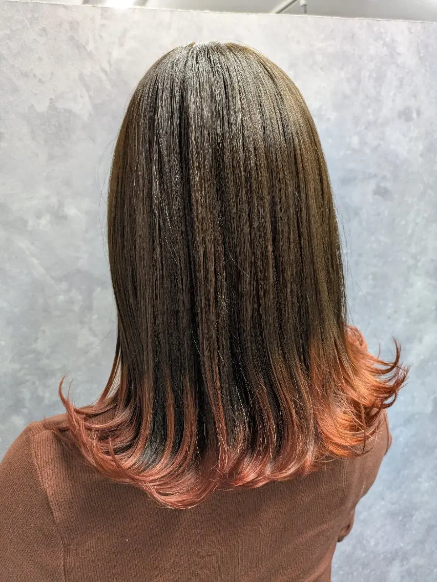 カラー ミディアム グラデーションカラー オレンジ ヘアカラー 佐藤 璃咲のヘアスタイル