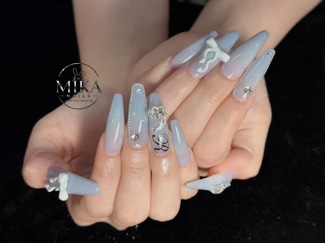 ネイル ガーリー キラキラネイル 韓国ネイル ロングネイル シンプルネイル ハンドネイル 🦊Genie🦊 Mika Nailsのネイルデザイン