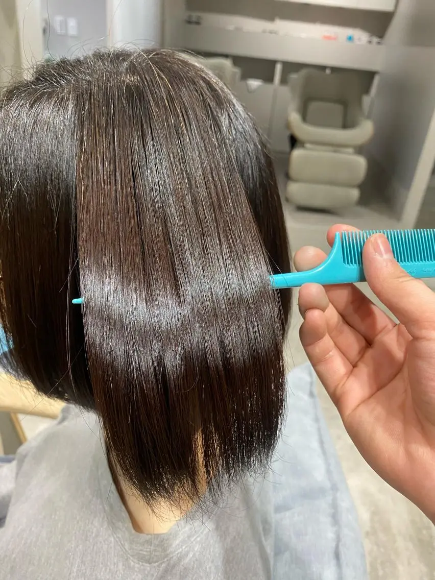 〔レディース👩🏻〕カット+白髪染め+トリートメント✨の写真