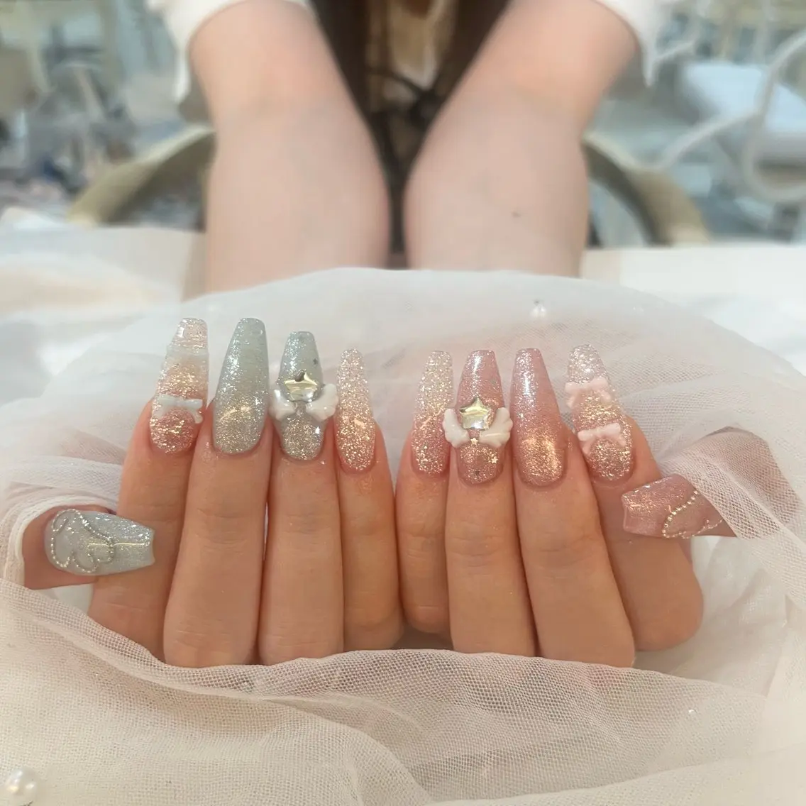 ネイル 🎀𝐶𝐻𝐼𝑆 𝐴𝑇𝑂🎀のネイルデザイン