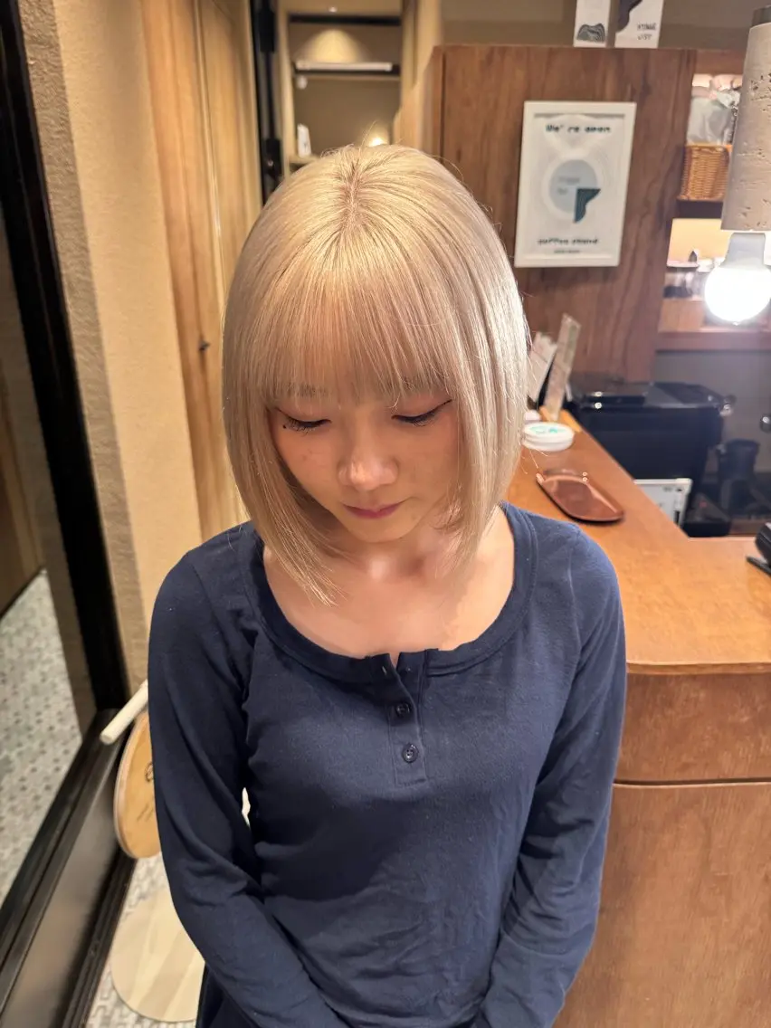 ミディアム カラー hina 🛋️ブリーチカラーのヘアスタイル