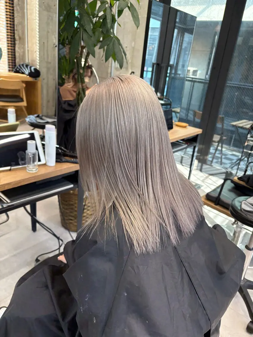 ミディアム カラー ヘアカラー KAEDE🌺Wカ ラー/ホワイトカラーのヘアスタイル