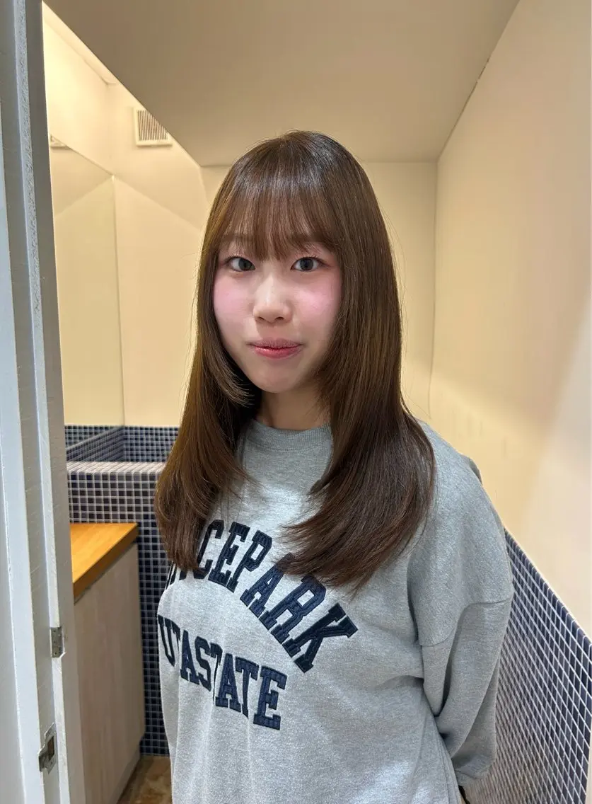 ロング ヘアカラー 太田 絵麻のヘアスタイル