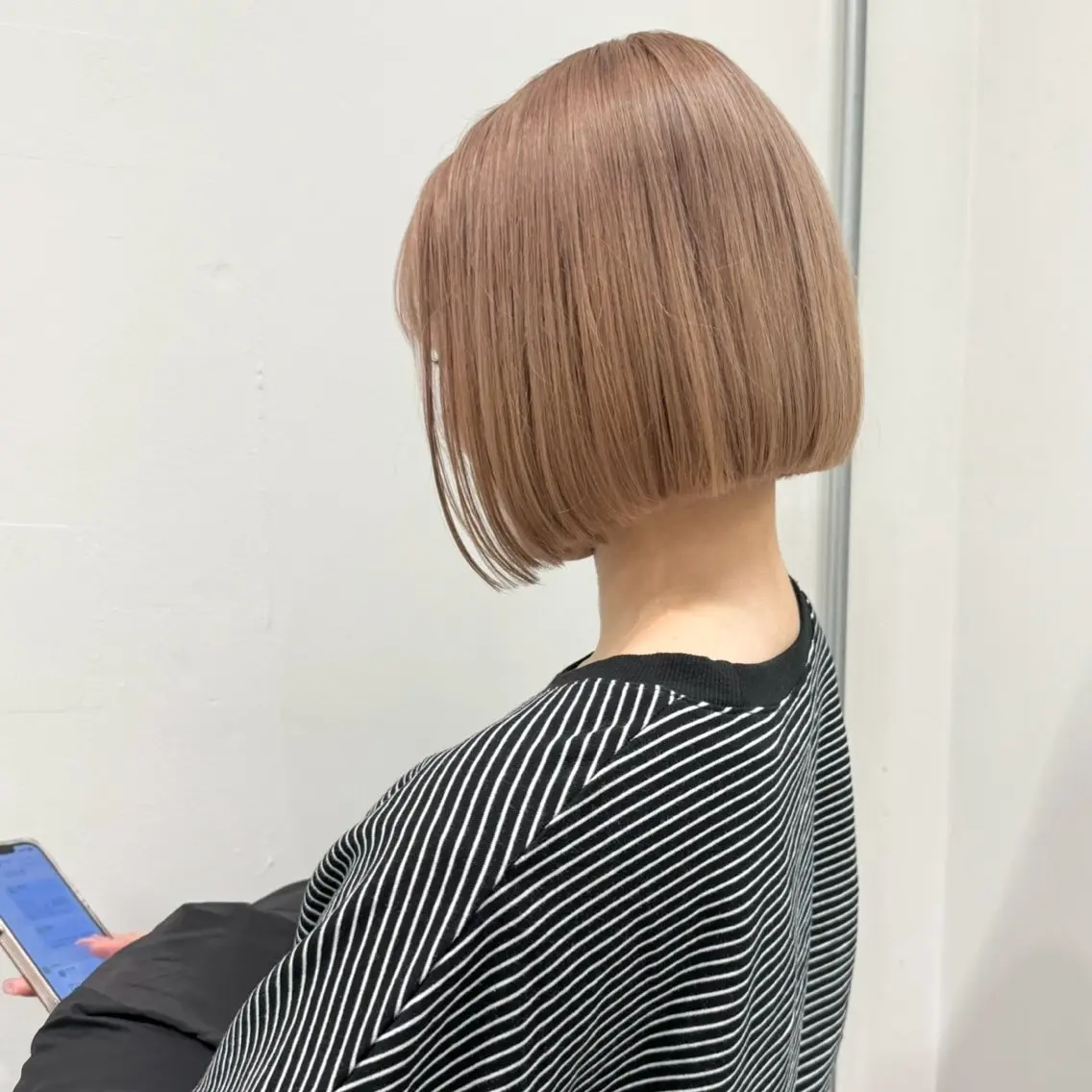 ショート カラー 🫧ハイトーン✨格安 より質💐マンツーマのヘアスタイル