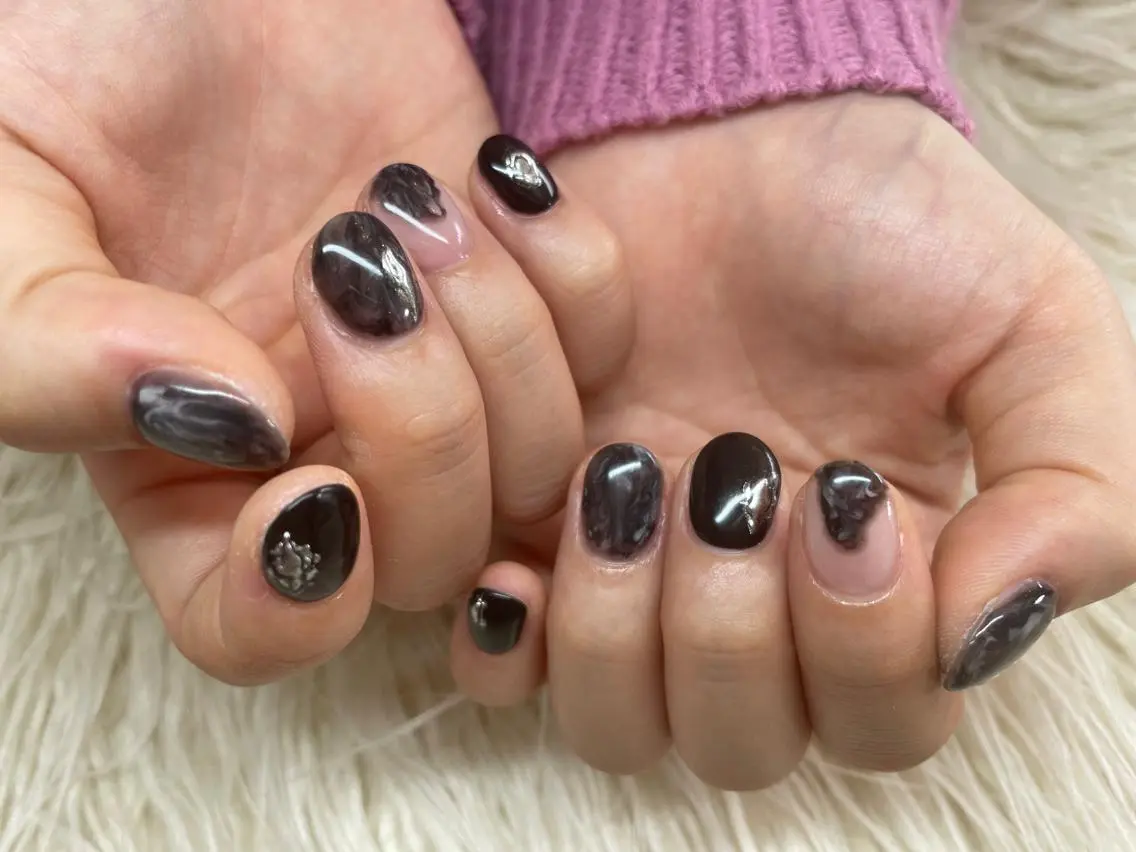 ネイル 大理石ネイル(マーブル) ホワイト ハンドネイル フットネイル Nail salon LuaRのネイルデザイン