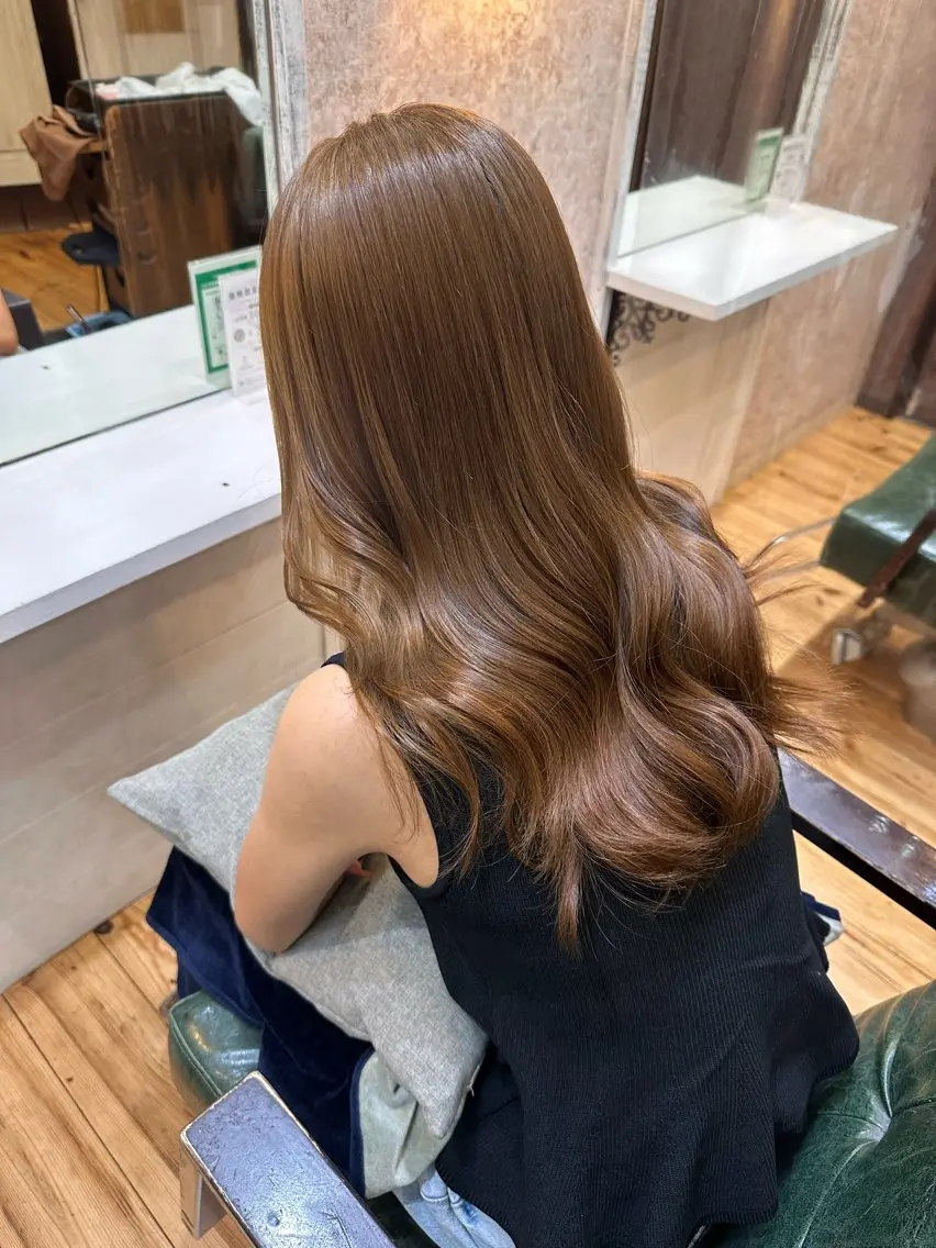 ロング カラー アッシュ 透明感カラー シルバー シルバーアッシュ ヘアカラー 渡部 楓葉のヘアスタイル