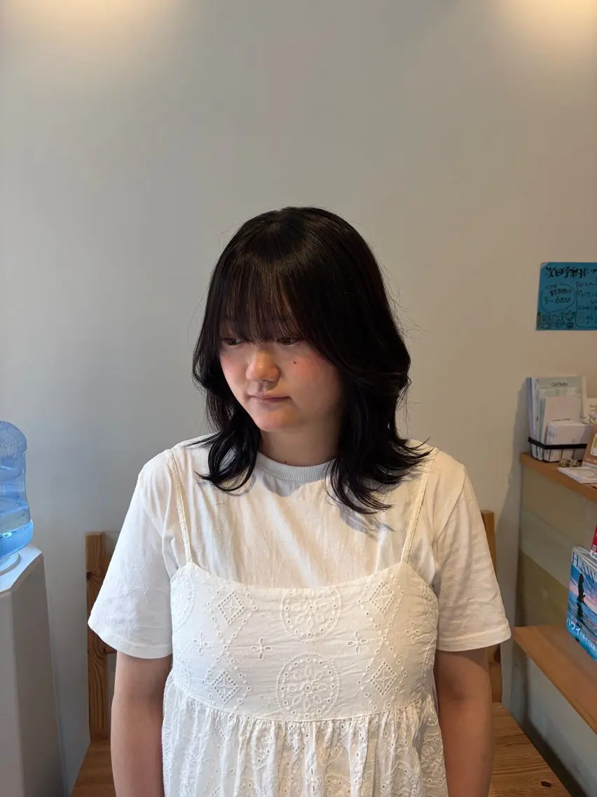 ミディアム カラー カット ヘアカラー トリートメント 荒井 茉凜のヘアスタイル