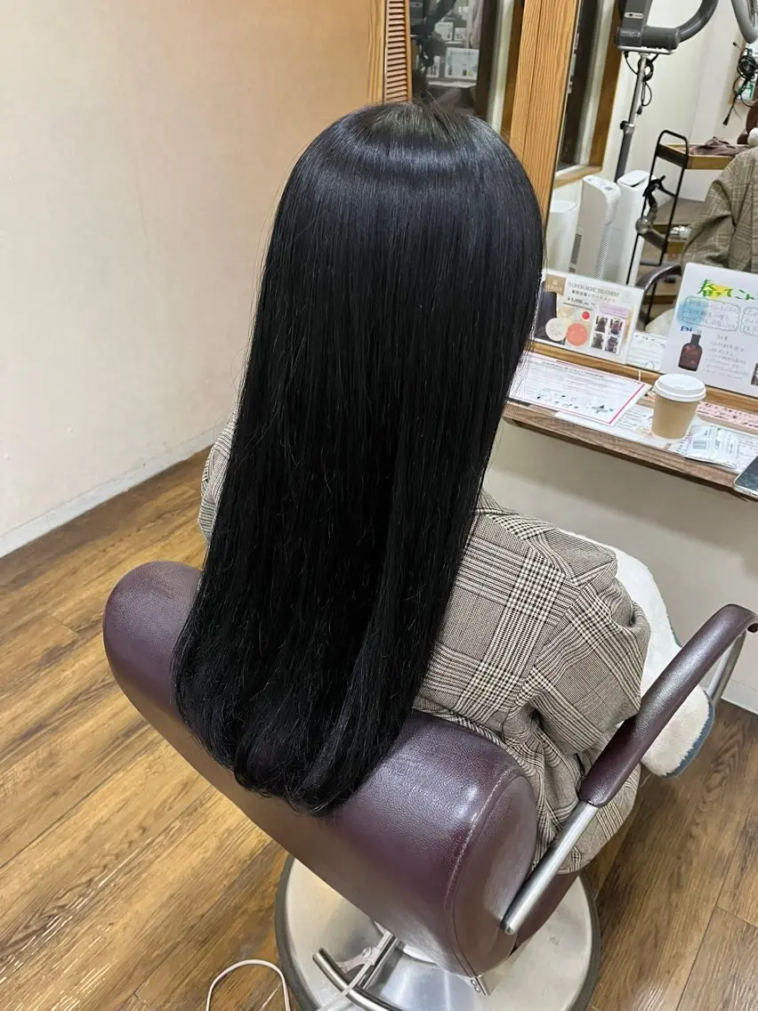 ロング カラー 透明感カラー ヘアカラー 渡辺 詩乃のヘアスタイル