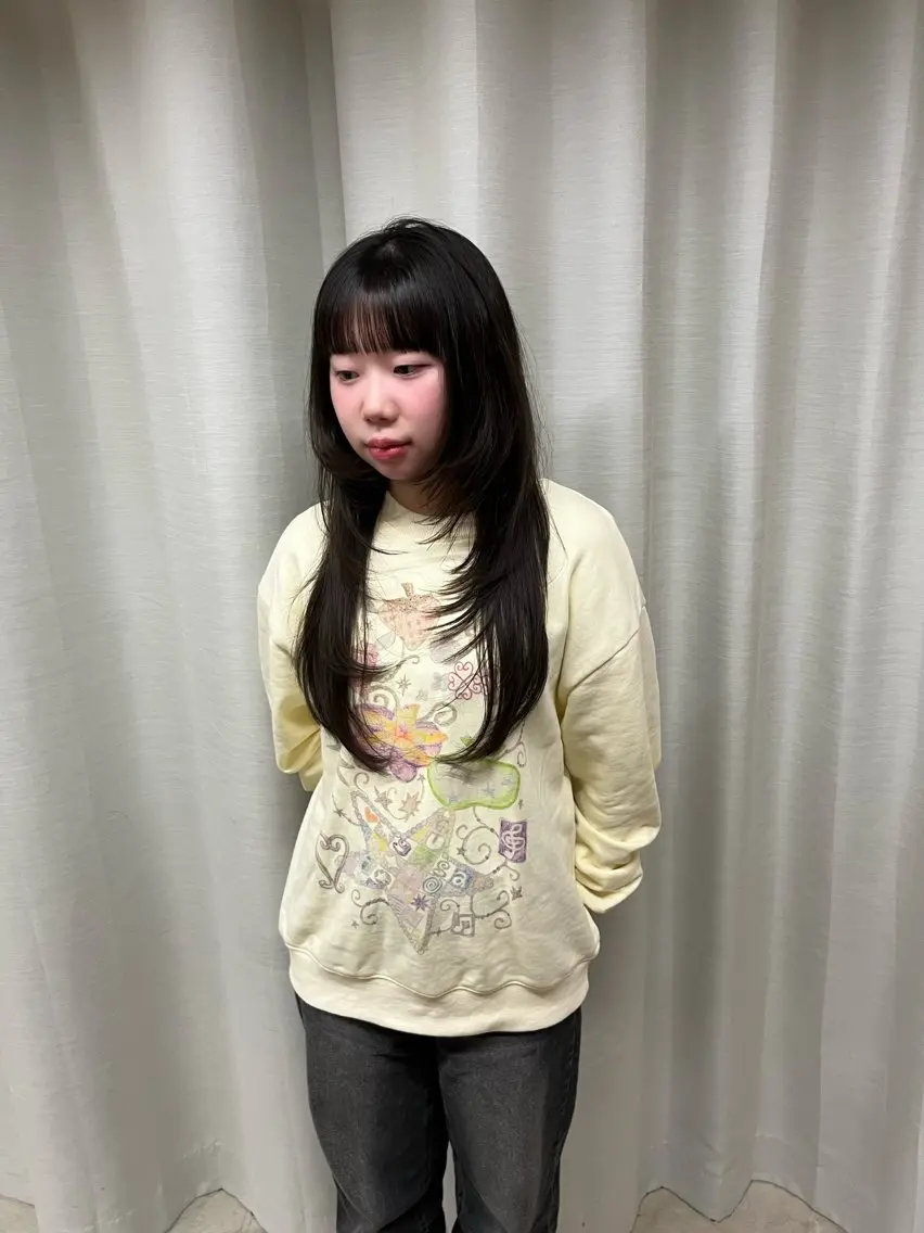 ロング レイヤーカット 中島 日菜のヘアスタイル