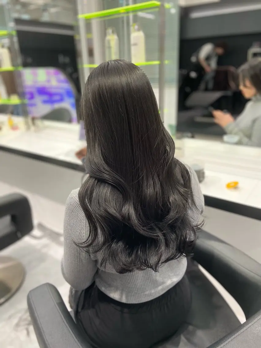 ロング カラー ヘアアレンジ レイヤー×透明感カラ ーHAYATOのヘアスタイル
