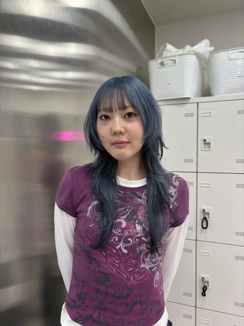 ロング カラー 抜け感レイヤー︴ ニュアンスカラーのヘアスタイル