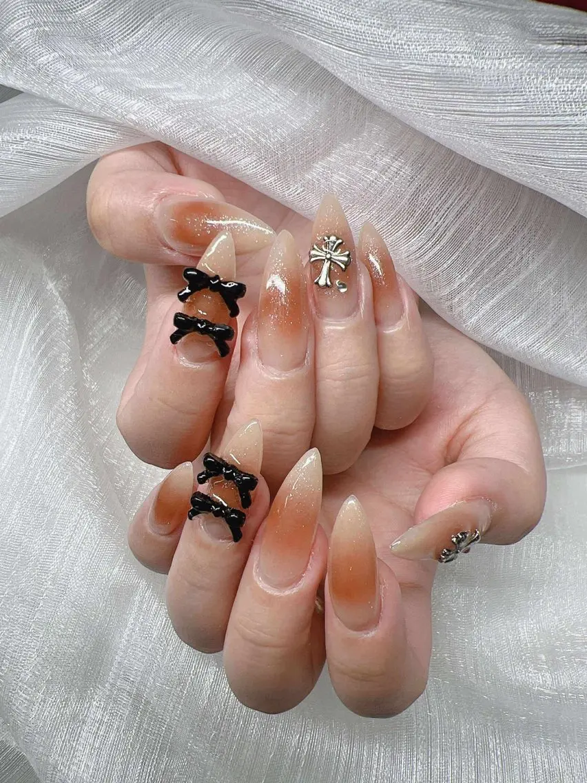 ネイル 長さ出し グラデーション 卒業式 キラキラネイル マグネットネイル ハンドネイル Lee Nailsのネイルデザイン