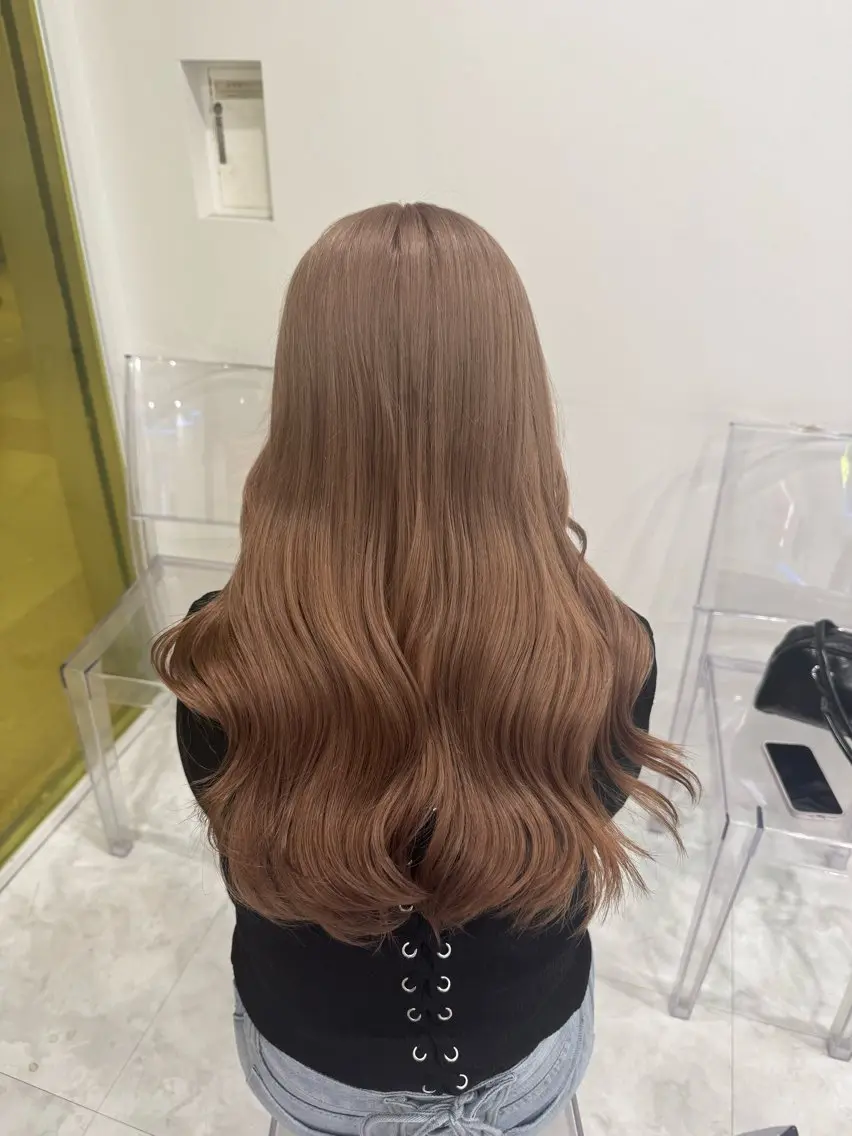 ロング カラー ミルクティーベージュ 🤍Yumeのヘアスタイル