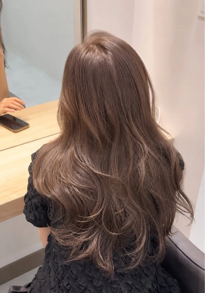 ロング カラー ブリーチ 透明感カラー グレージュ ヘアカラー 明るめワンカラー/ うる艶カラー/ゆいなのヘアスタイル