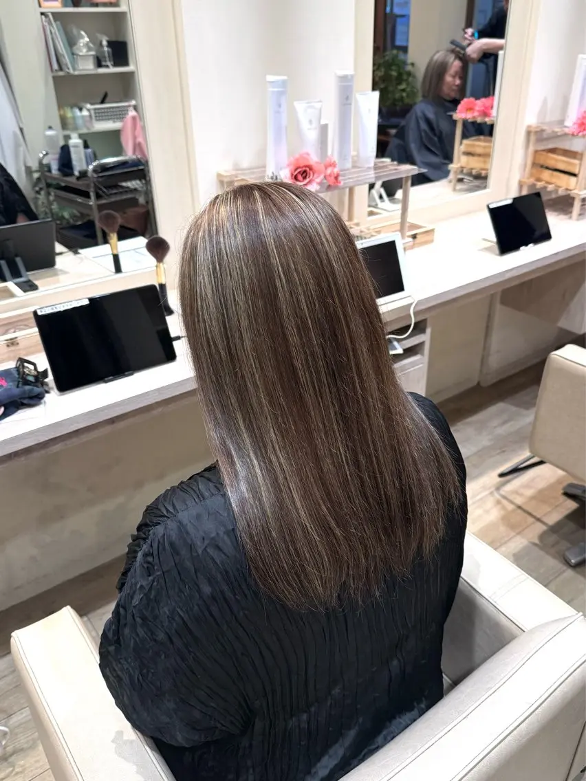 ミディアム 🐈‍⬛ ibuのヘアスタイル
